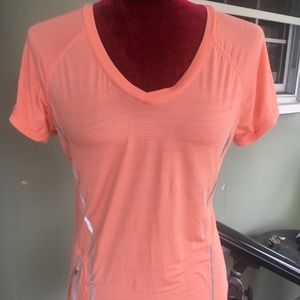Reebok exercise shirt size Medium
